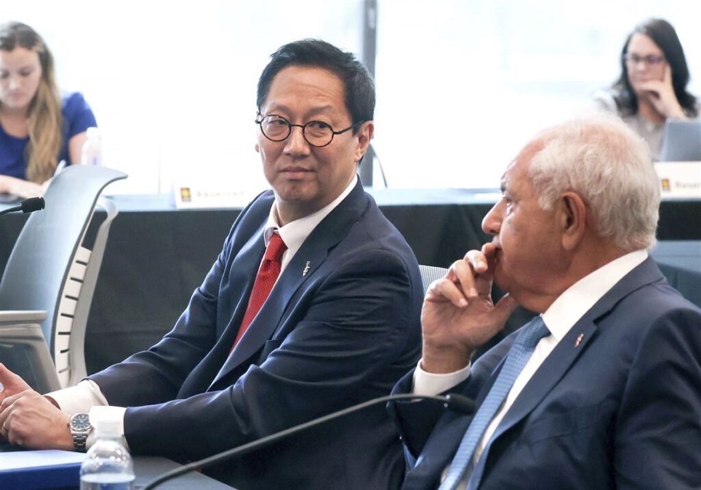 santa ono speaking at a university leadership conference