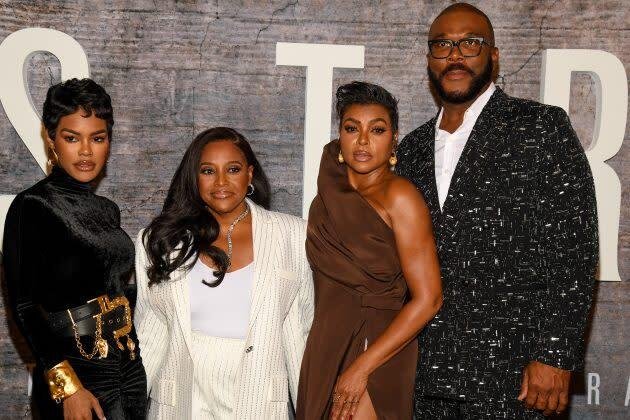 straw netflix cast posing together at film premiere